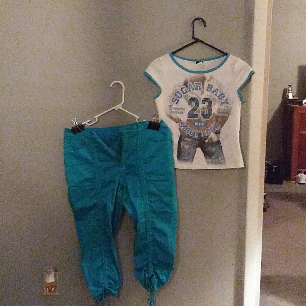 Capri set Good Condition turquoise & white